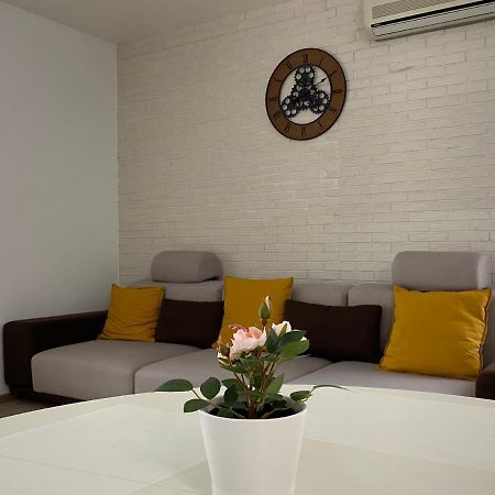 Sunny Deluxe Apartment Cosmopolis Stefanestii de Jos Exteriör bild