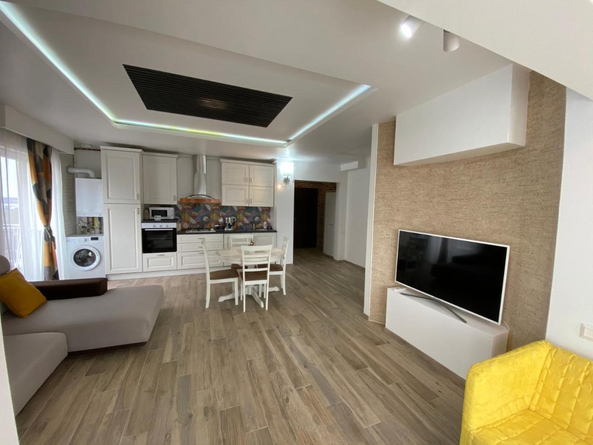 Sunny Deluxe Apartment Cosmopolis Stefanestii de Jos Exteriör bild