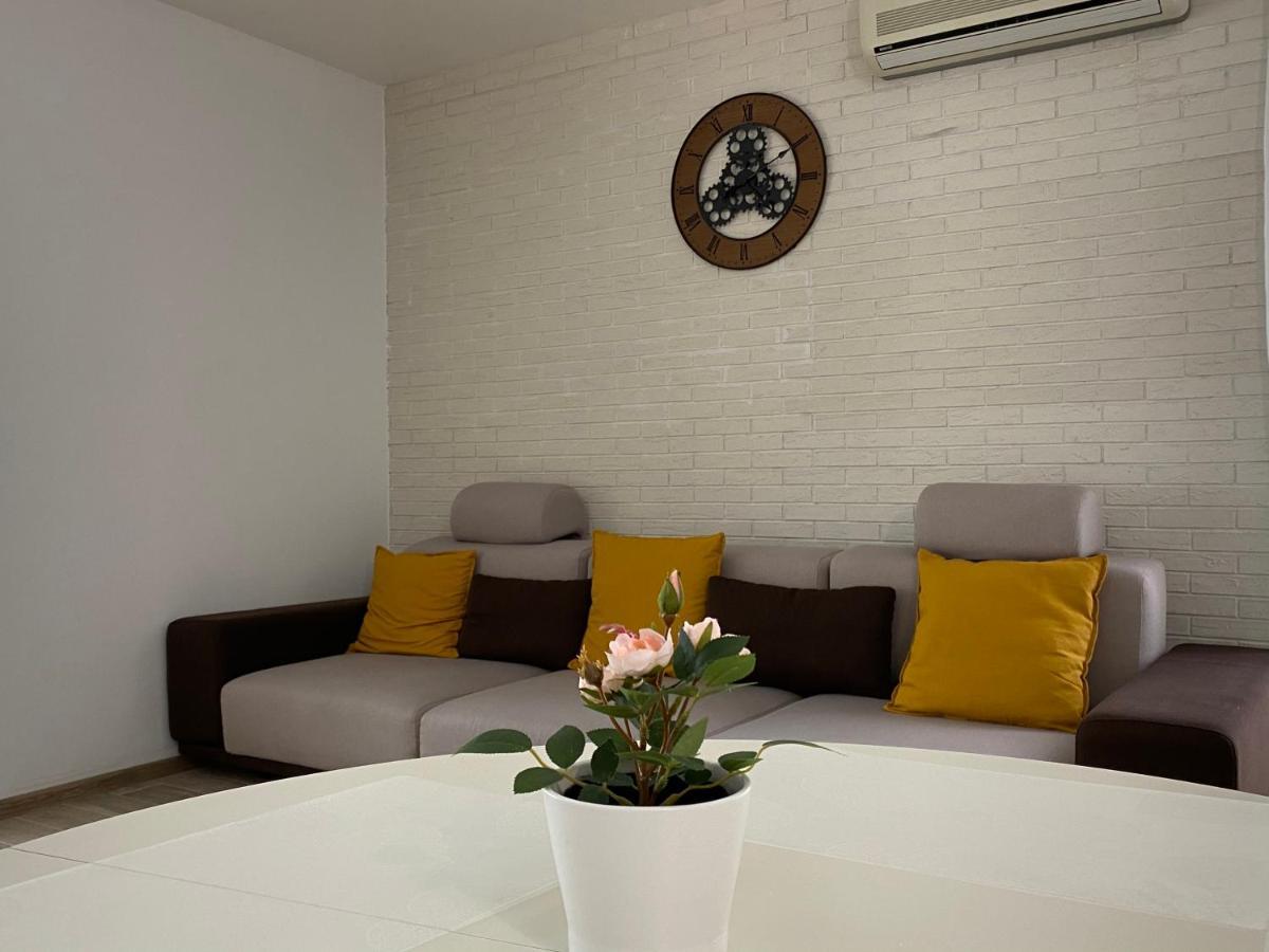 Sunny Deluxe Apartment Cosmopolis Stefanestii de Jos Exteriör bild