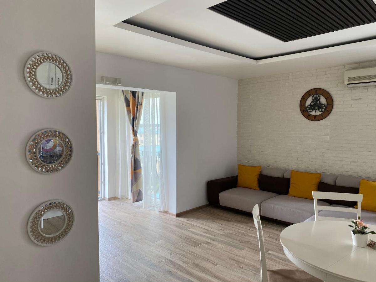 Sunny Deluxe Apartment Cosmopolis Stefanestii de Jos Exteriör bild